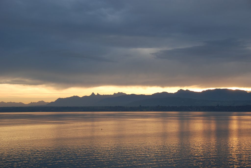 Geneva lake at dawn